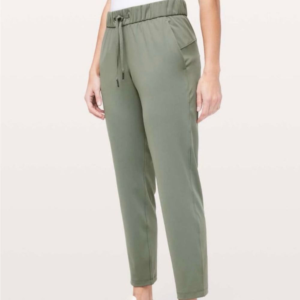 Lululemon on the Fly pants